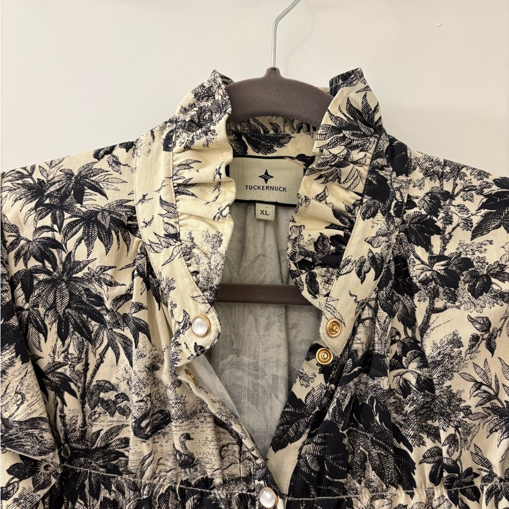 Tuckernuck Winnie Blouse black floral - Picture 4 of 5